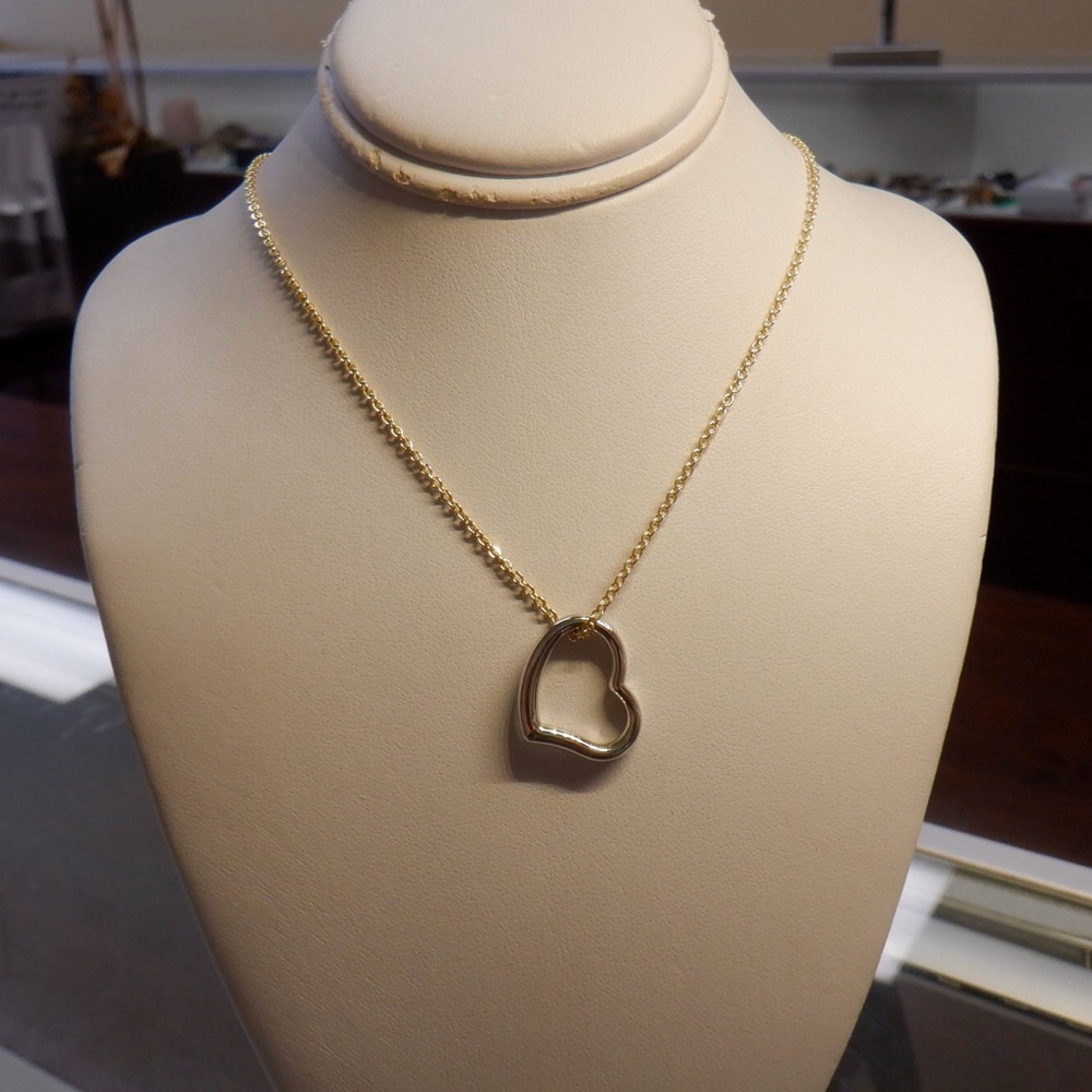 NEW 14k  gold. Heart pendant.